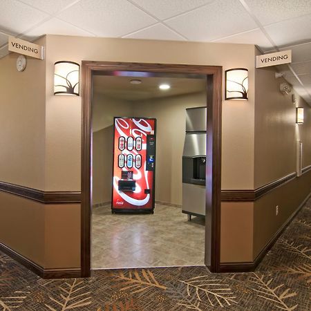 Hotel The Watford Watford City Exterior foto