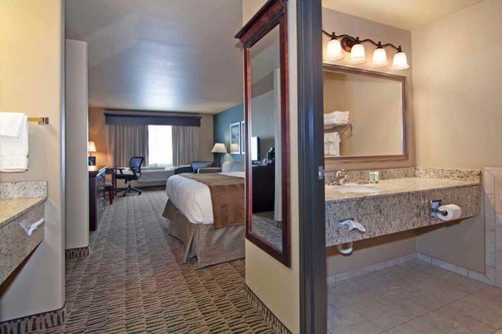 Hotel The Watford Watford City Exterior foto