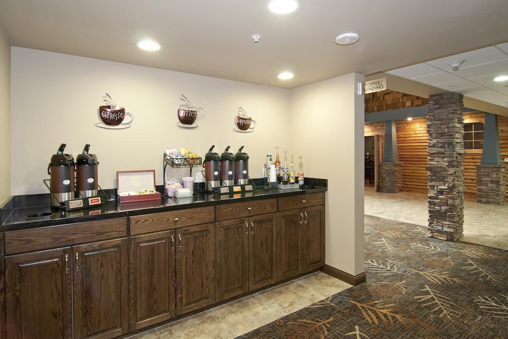 Hotel The Watford Watford City Exterior foto